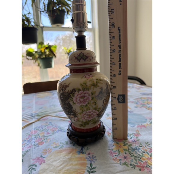 Vintage Chinoiserie 12" Porcelain Ginger Jar Lamp Hand-Painted Foo Dogs & Peonie - Picture 15 of 16